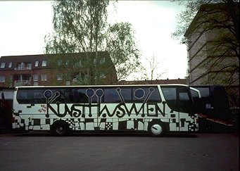 Original Friedensreich Hundertwasser Bus