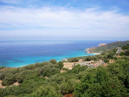 Foto: Till Beck; Korsika - Blick aufs Meer von der Steilküste 