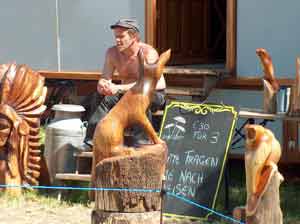 Holz-Figuren